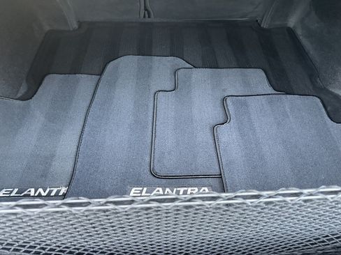 Used 2020 Hyundai Elantra SE w/ Cargo Package (C1) FWD image 25