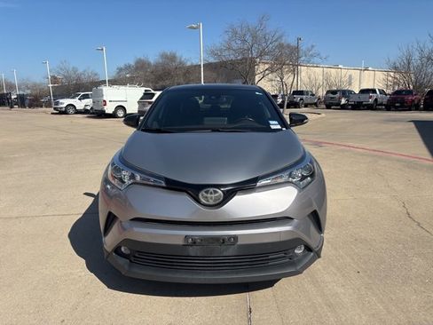 Used 2019 Toyota C-HR Limited image 2