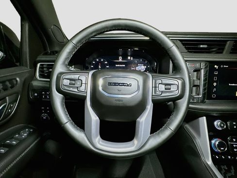 Used 2023 GMC Yukon Denali AWD/4WD image 12