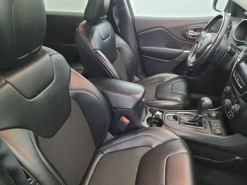 Used 2020 Jeep Cherokee Latitude Plus w/ Cold Weather Group image 21