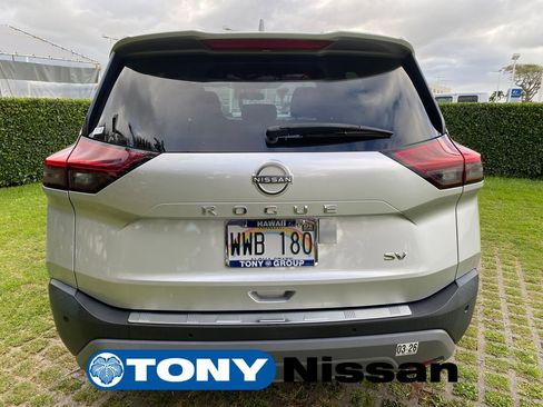 Used 2023 Nissan Rogue SV FWD image 6
