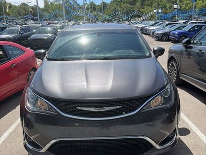 Used 2017 Chrysler Pacifica Touring-L