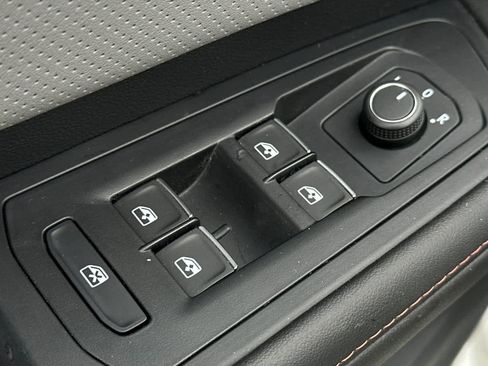 Used 2025 Volkswagen Atlas Peak Edition SE image 14