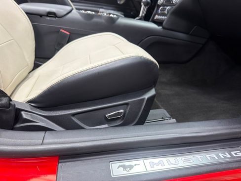 Used 2017 Ford Mustang Premium RWD image 22