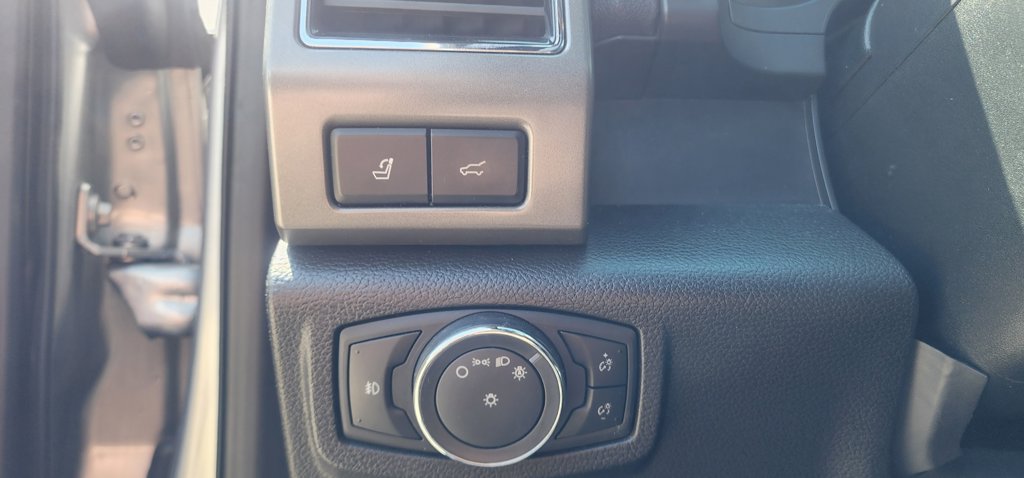 Used 2020 Ford Expedition XLT w/ Equipment Group 202A AWD/4WD image 33