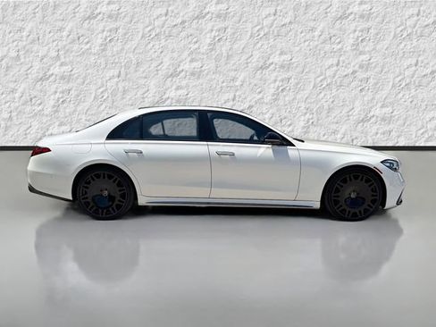 Used 2023 Mercedes-Benz S 580 4MATIC Sedan image 2