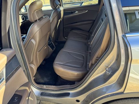 Used 2017 Lincoln MKX Reserve w/ Lincoln MKX Climate Package image 6