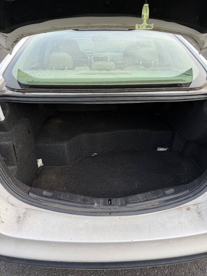 Used 2013 Ford Fusion SE FWD image 12