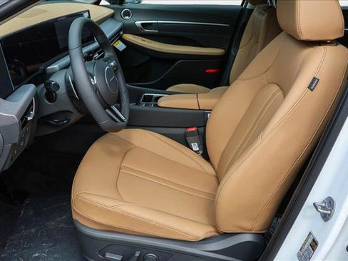 New 2025 Hyundai Sonata Limited image 11