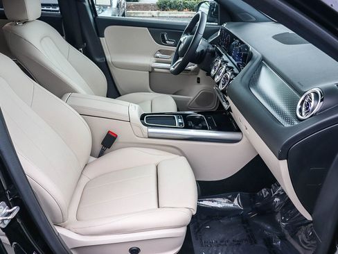 Used 2025 Mercedes-Benz GLA 250 image 19