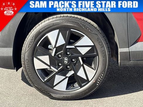 Used 2025 Hyundai Kona SEL image 19