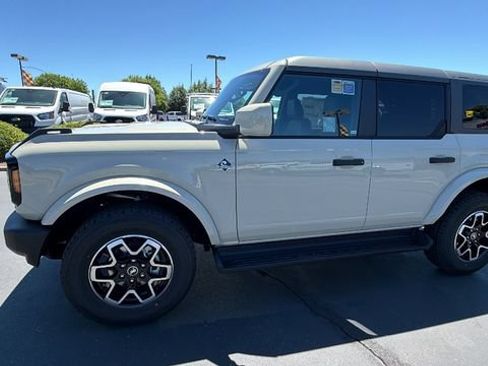 New 2026 Ford Bronco Outer Banks AWD/4WD image 7