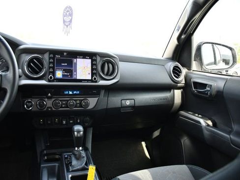 Used 2023 Toyota Tacoma TRD Off-Road w/ Advanced Technology Package image 19