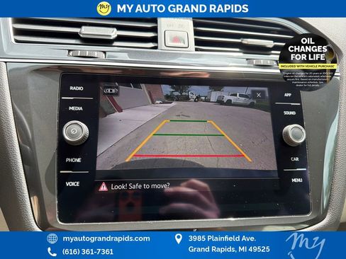 Used 2022 Volkswagen Tiguan SE AWD/4WD image 22
