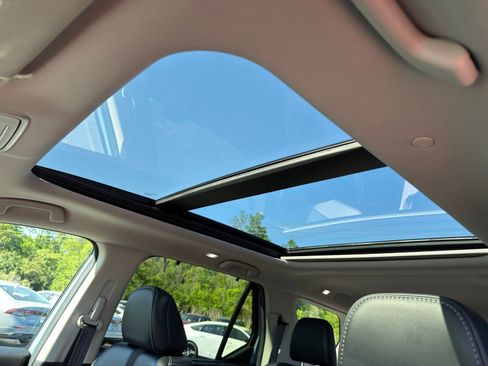 Used 2024 Honda Pilot Touring image 27