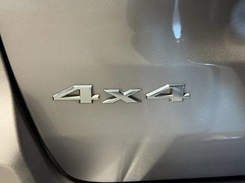 Used 2019 Jeep Grand Cherokee Limited AWD/4WD image 12