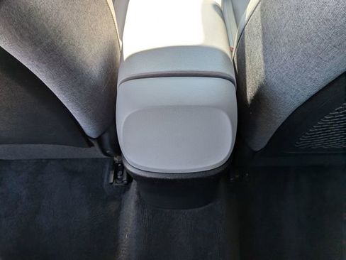 Used 2023 Hyundai Elantra Limited image 30