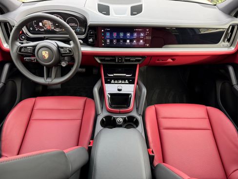 Used 2026 Porsche Cayenne image 14