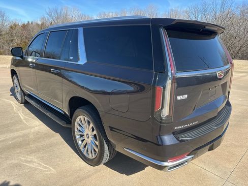 Certified 2024 Cadillac Escalade ESV Premium Luxury image 3