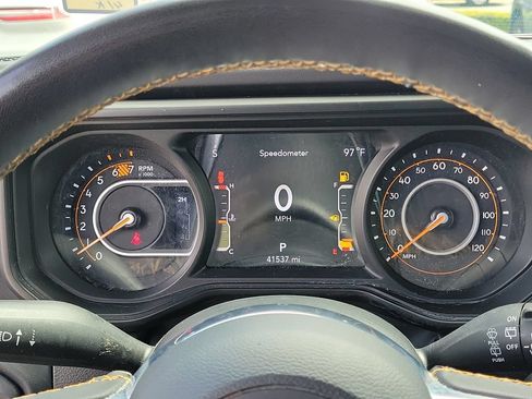 Used 2024 Jeep Wrangler Unlimited Sahara AWD/4WD image 29