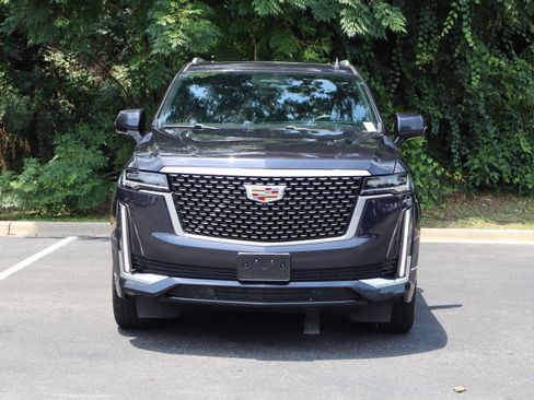 Used 2023 Cadillac Escalade Premium Luxury w/ LPO, Floor Liner Package AWD/4WD image 10