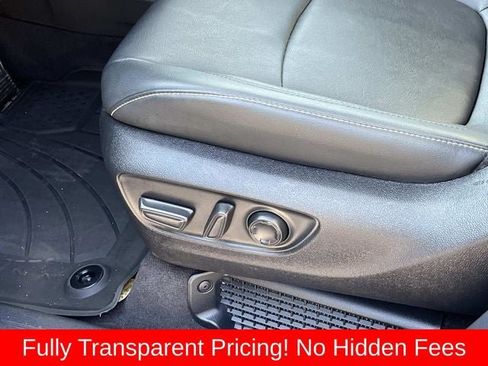 Used 2025 Toyota Sienna XSE AWD/4WD image 28