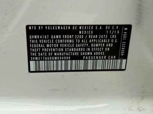 Used 2016 Volkswagen Golf S image 18