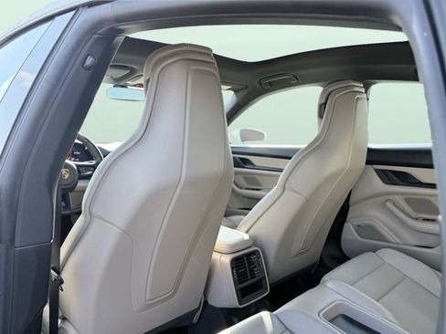 Used 2022 Porsche Taycan image 38