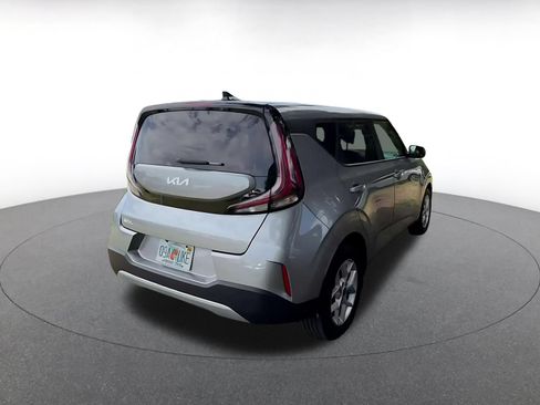 Used 2025 Kia Soul LX w/ LX Technology Package FWD image 14