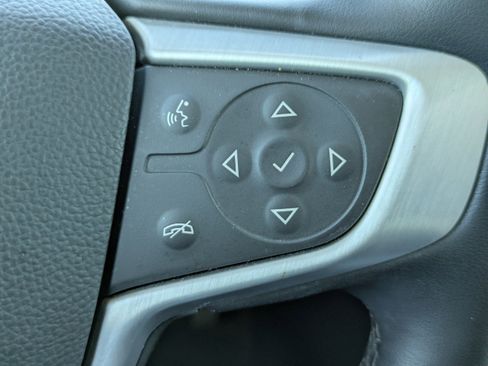 Used 2023 GMC Terrain SLT image 30