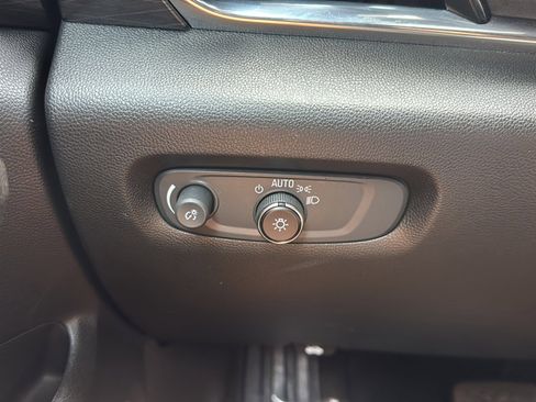 Used 2023 Chevrolet Traverse High Country image 37