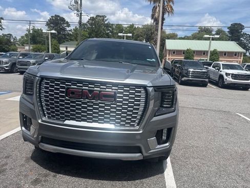 Used 2023 GMC Yukon Denali image 3