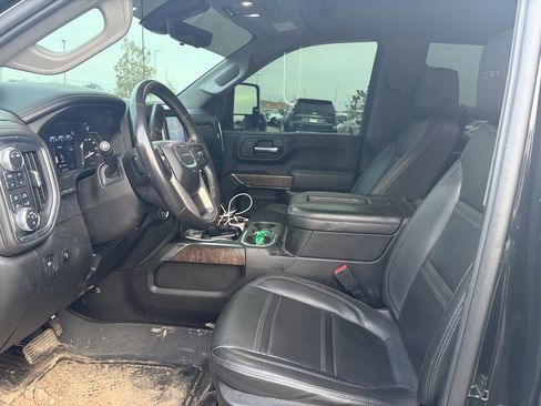 Used 2022 GMC Sierra 2500 Denali w/ Denali Black Diamond Edition image 6