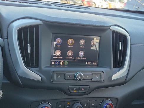 Used 2023 GMC Terrain SLE w/ Driver Convenience Package image 15