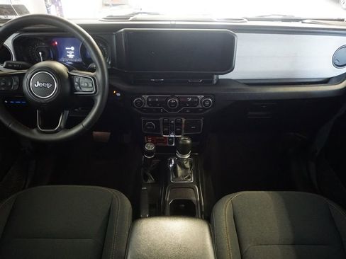 Used 2024 Jeep Wrangler Unlimited AWD/4WD image 23