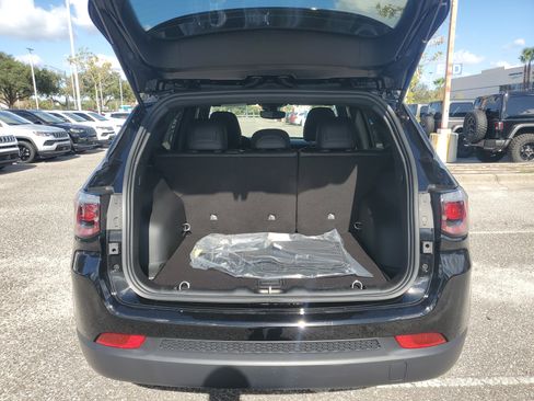 New 2026 Jeep Compass Latitude image 7