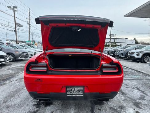 Used 2016 Dodge Challenger SRT Hellcat image 25