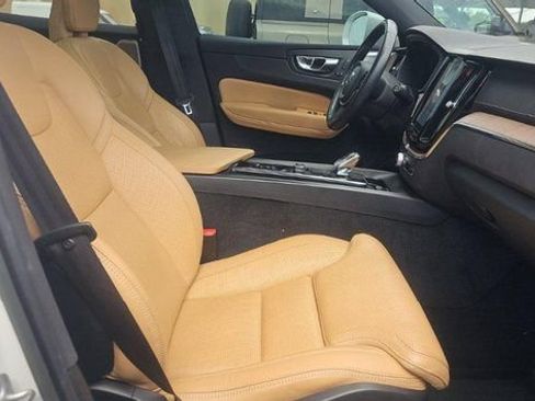 Used 2022 Volvo XC60 B6 Inscription w/ Advanced Package AWD/4WD image 6