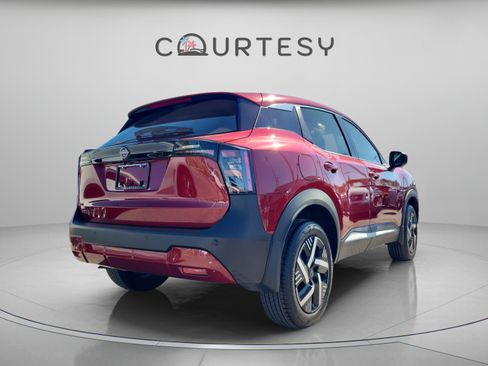 Certified 2025 Nissan Kicks SV FWD image 5