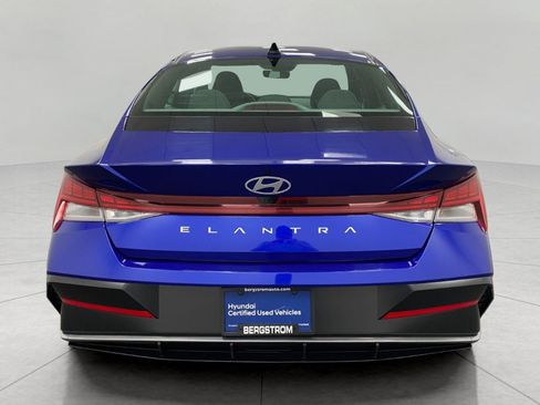 Certified 2025 Hyundai Elantra SEL FWD image 4