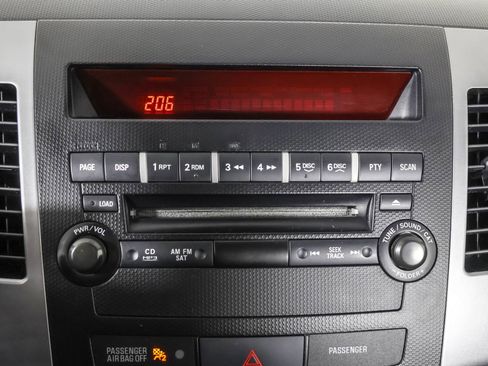 Used 2009 Mitsubishi Outlander ES image 26