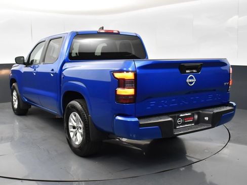 Used 2024 Nissan Frontier SV image 6
