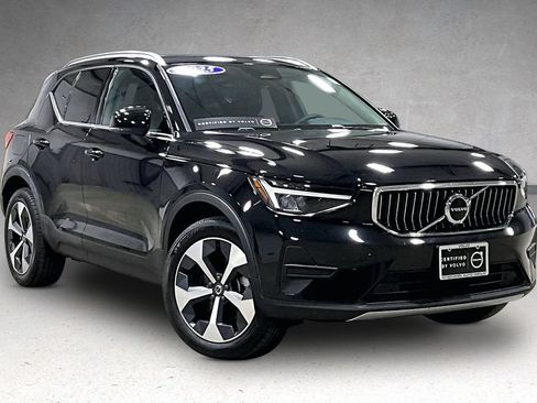 Used 2025 Volvo XC40 B5 Core w/ Protection Package Premier AWD/4WD image 3