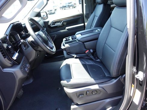Used 2024 Chevrolet Silverado 1500 LT AWD/4WD image 18