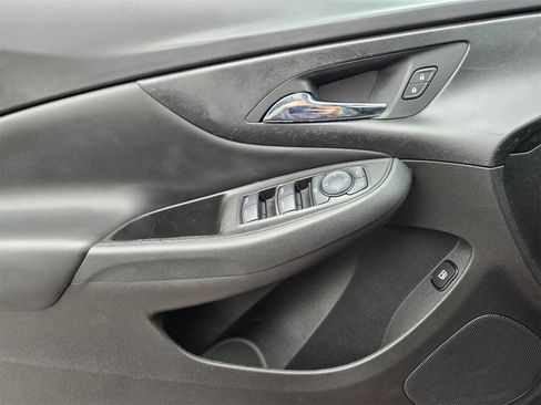 Used 2017 Chevrolet Volt LT w/ Comfort Package image 20