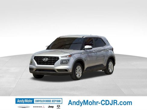 Used 2023 Hyundai Venue SE w/ Cargo Package FWD image 3