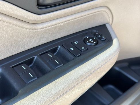 Used 2018 Honda Odyssey EX image 19