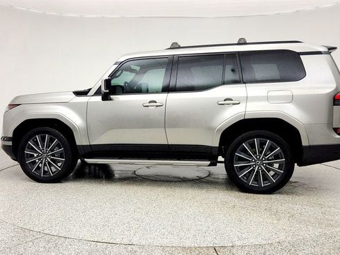 Used 2024 Lexus GX 550 AWD/4WD image 8