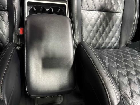 Used 2024 Mitsubishi Outlander SEL image 17