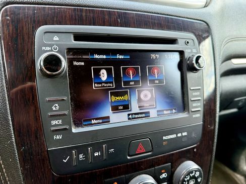 Used 2017 Chevrolet Traverse LT FWD image 25